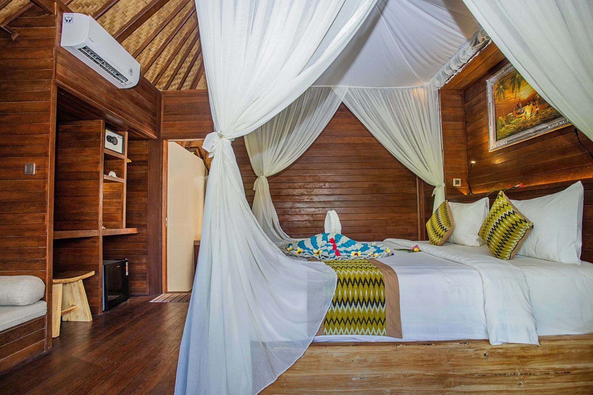 The Parnas Hotel Nusa Lembongan  Exterior photo