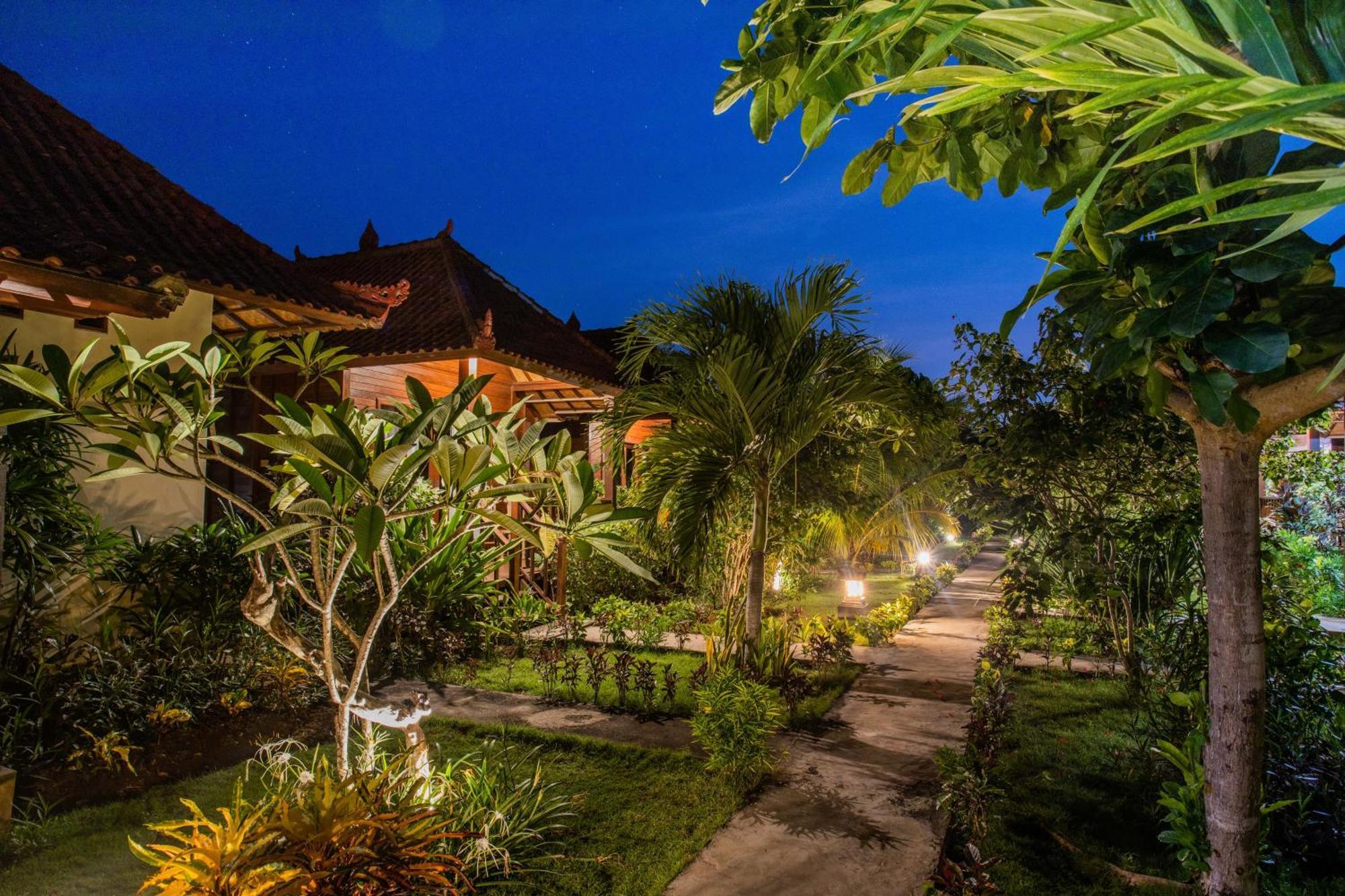 The Parnas Hotel Nusa Lembongan  Exterior photo
