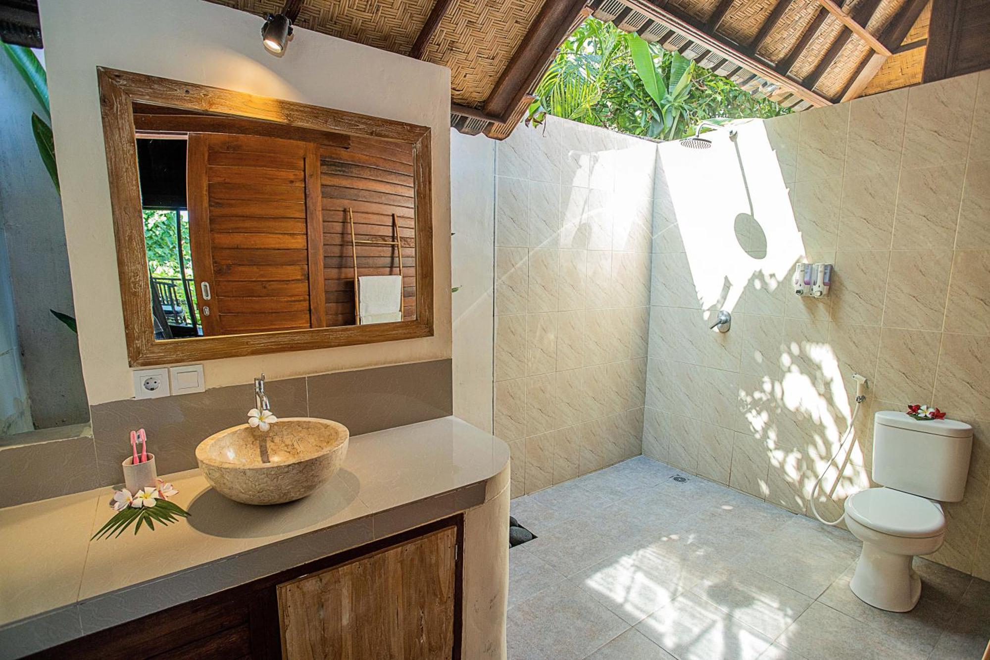 The Parnas Hotel Nusa Lembongan  Exterior photo