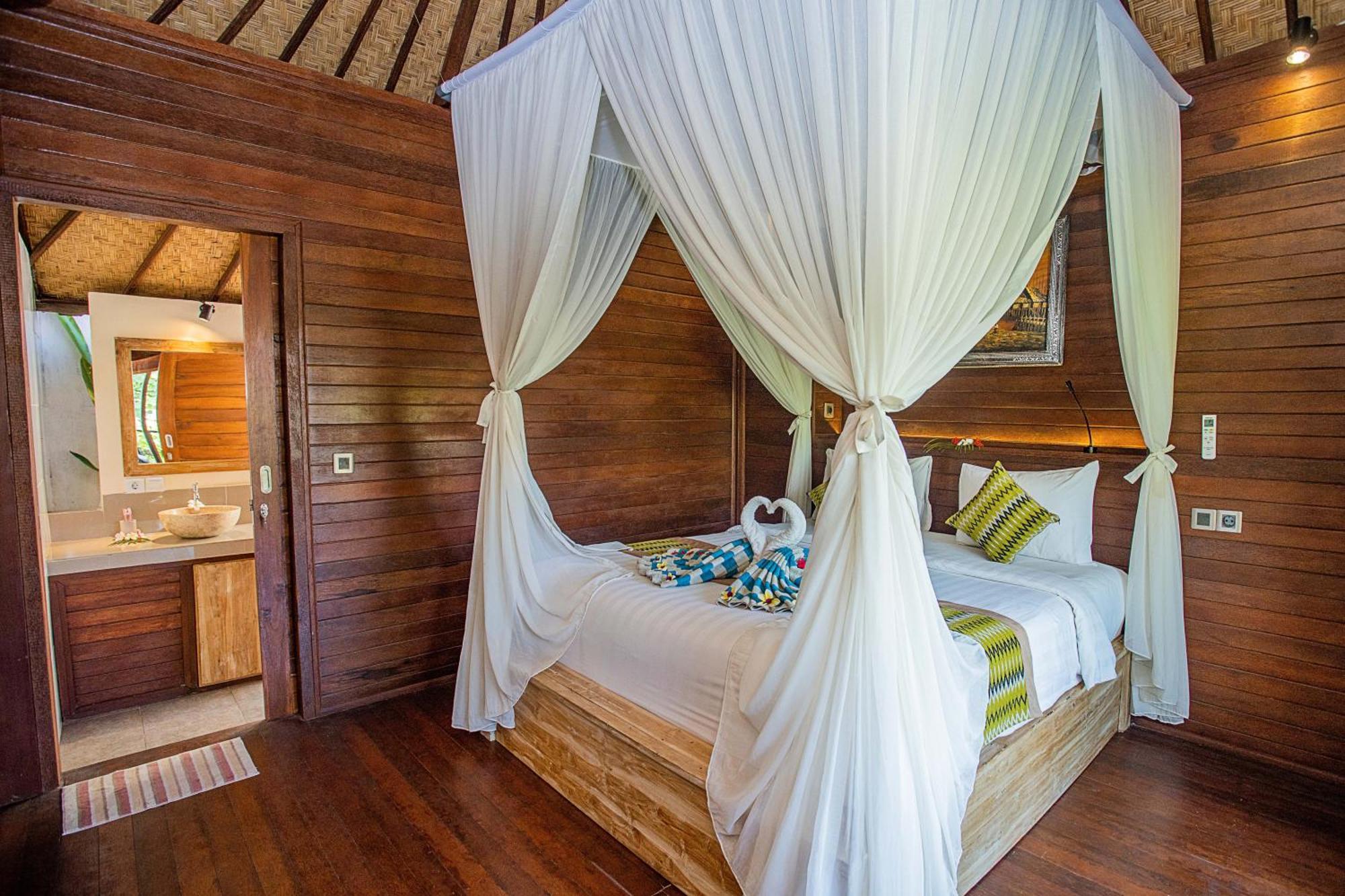 The Parnas Hotel Nusa Lembongan  Exterior photo