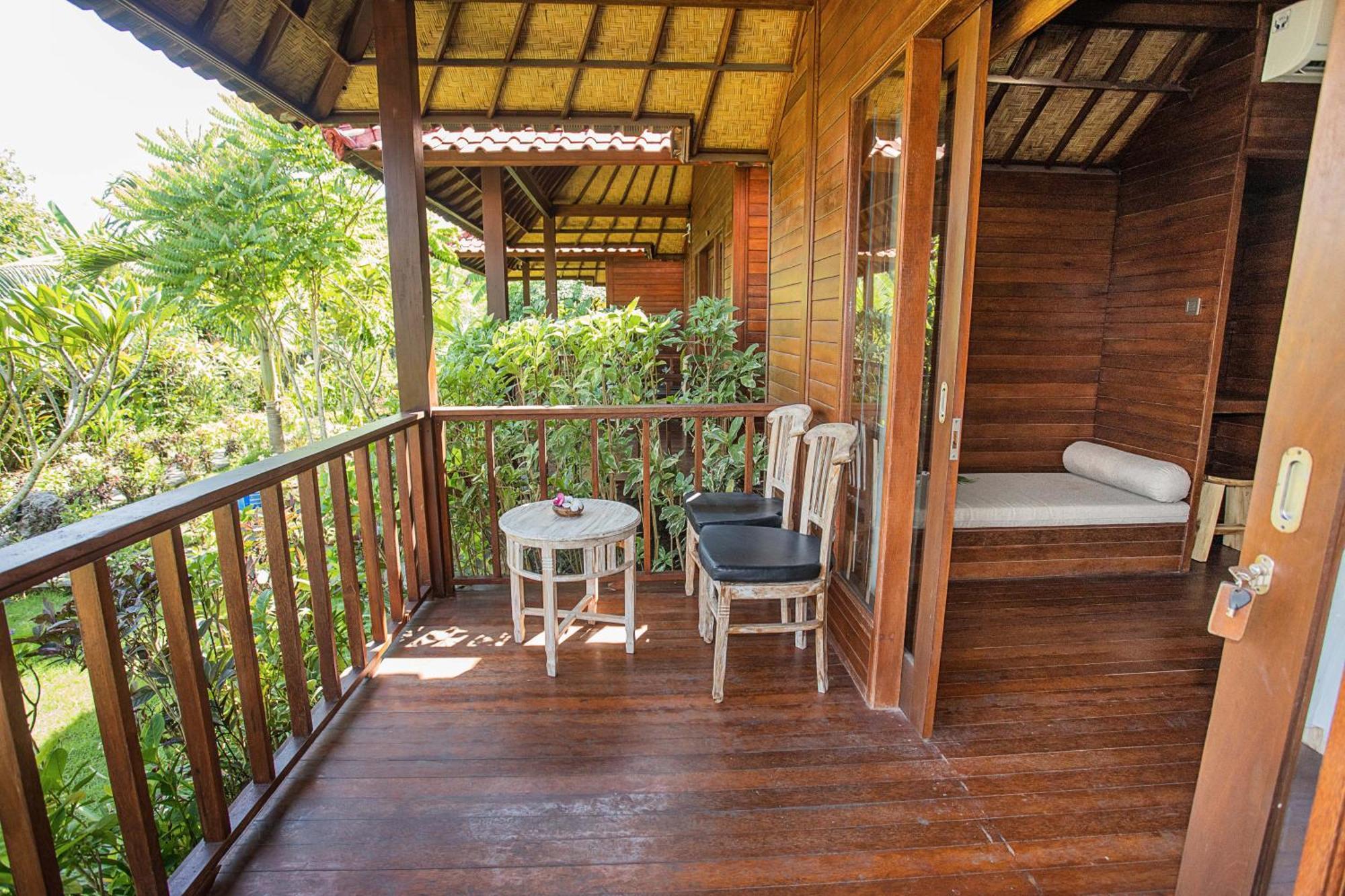 The Parnas Hotel Nusa Lembongan  Exterior photo