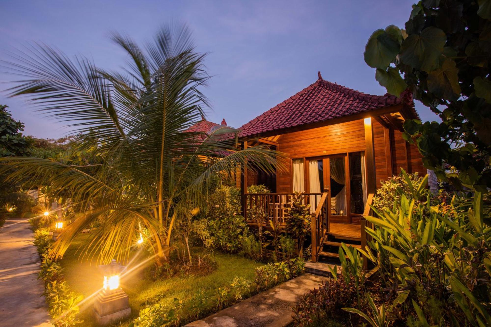 The Parnas Hotel Nusa Lembongan  Exterior photo