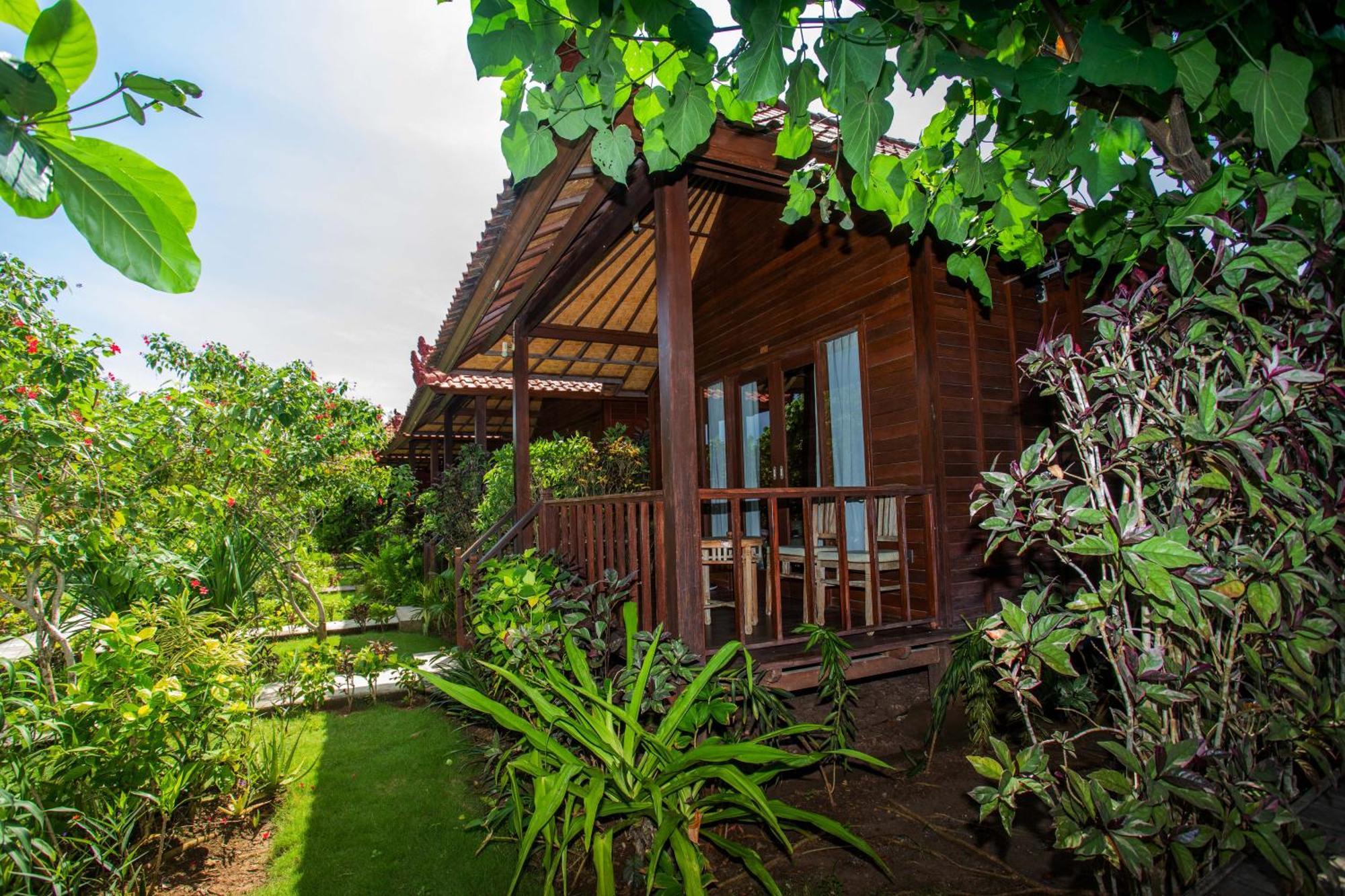 The Parnas Hotel Nusa Lembongan  Exterior photo