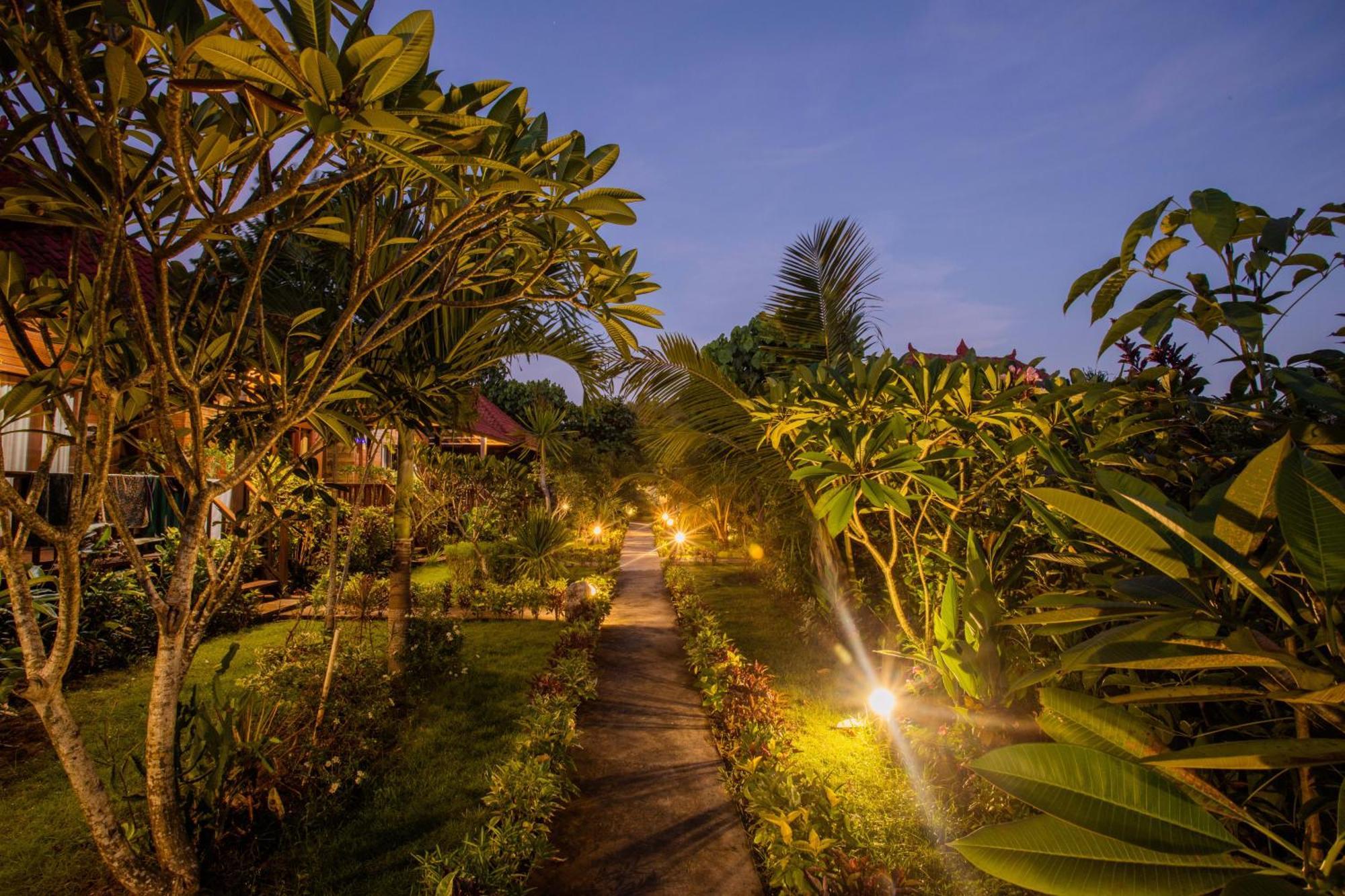 The Parnas Hotel Nusa Lembongan  Exterior photo