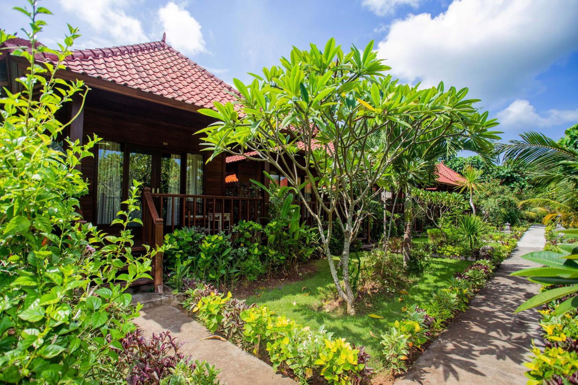 The Parnas Hotel Nusa Lembongan  Exterior photo